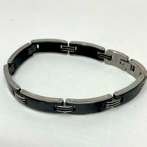 🍒 3 for 30 🍒 Unisex Dakota Bracelet Black Enamel Silver Tone Clasp 8.5”